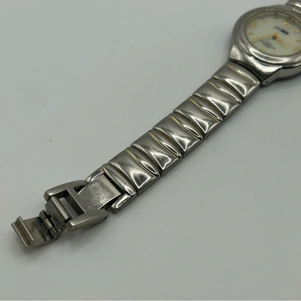 VTG GoBlu Illuminating Wristwatch Round White Face Silver & Gold Tone Band